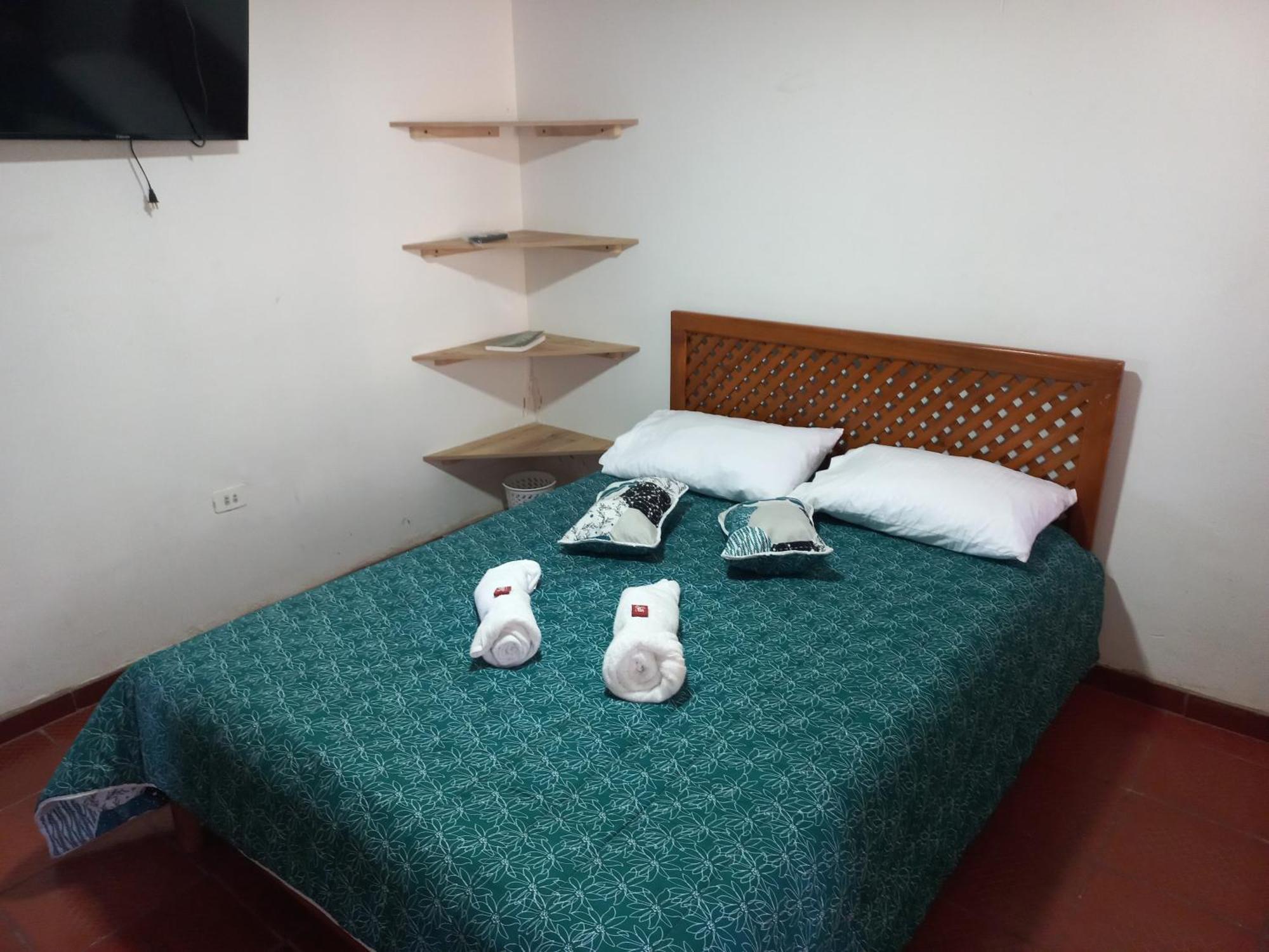 Hospedaje Y Camping Del Rio Монги Экстерьер фото