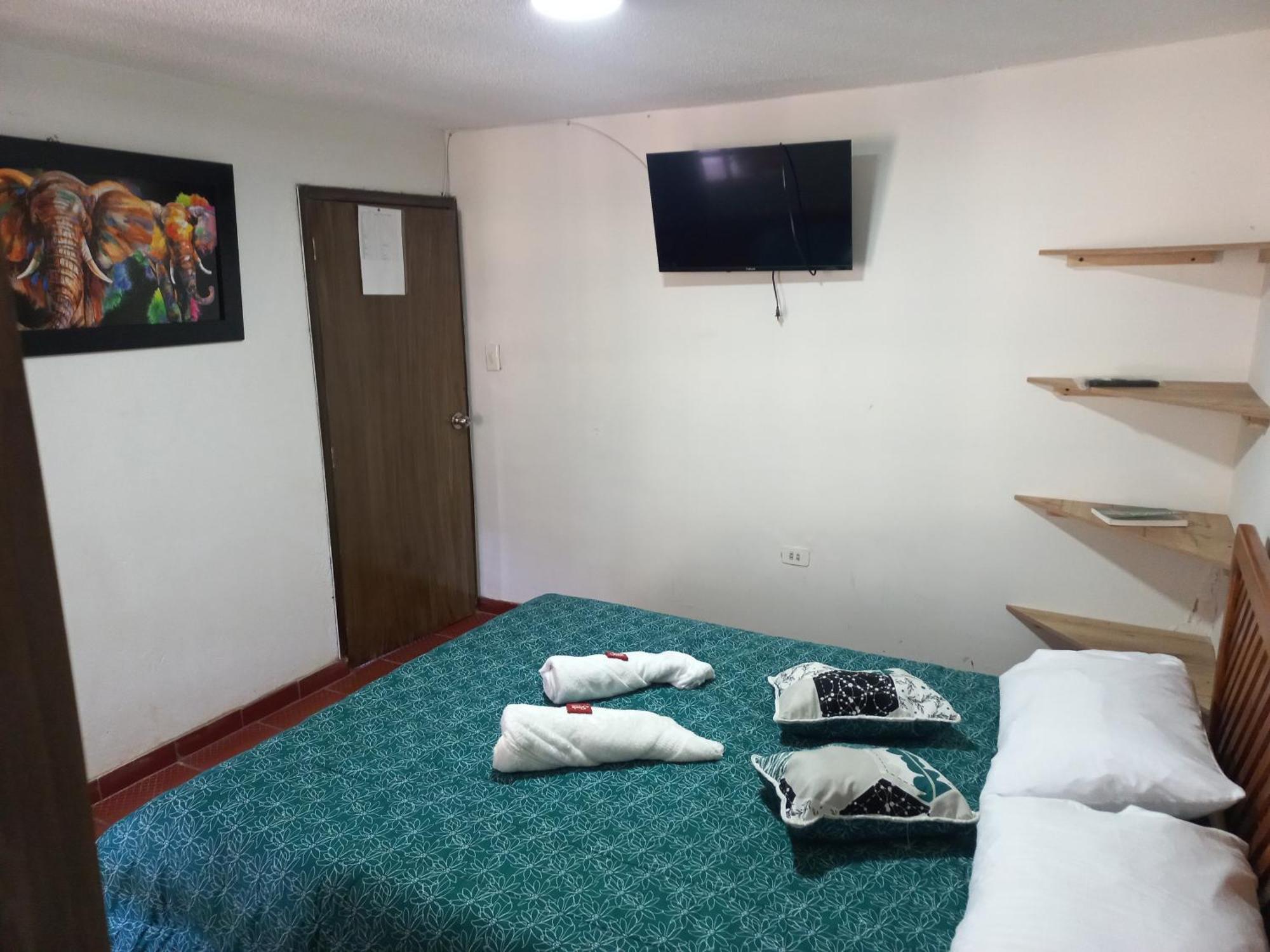 Hospedaje Y Camping Del Rio Монги Экстерьер фото