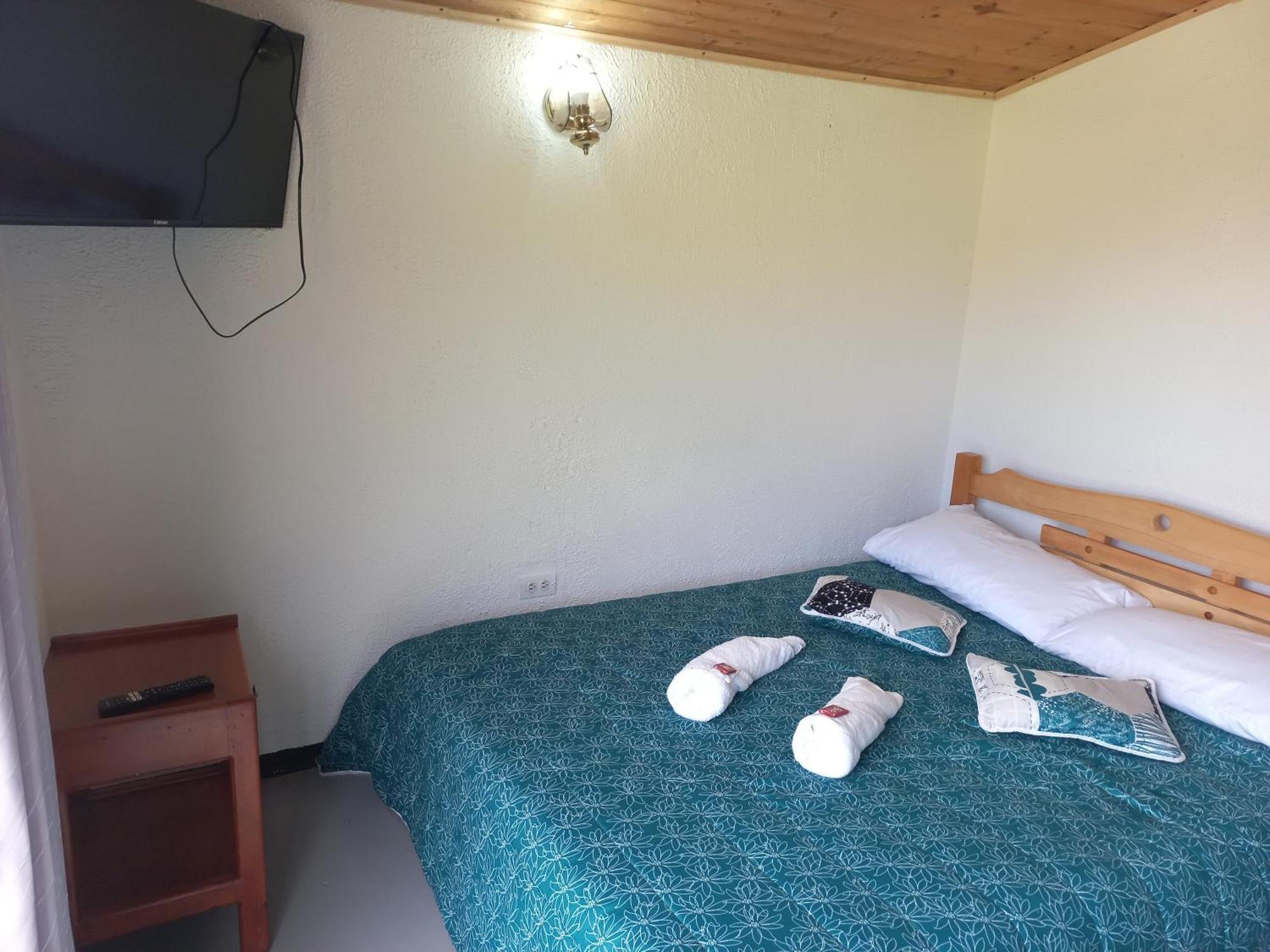 Hospedaje Y Camping Del Rio Монги Экстерьер фото