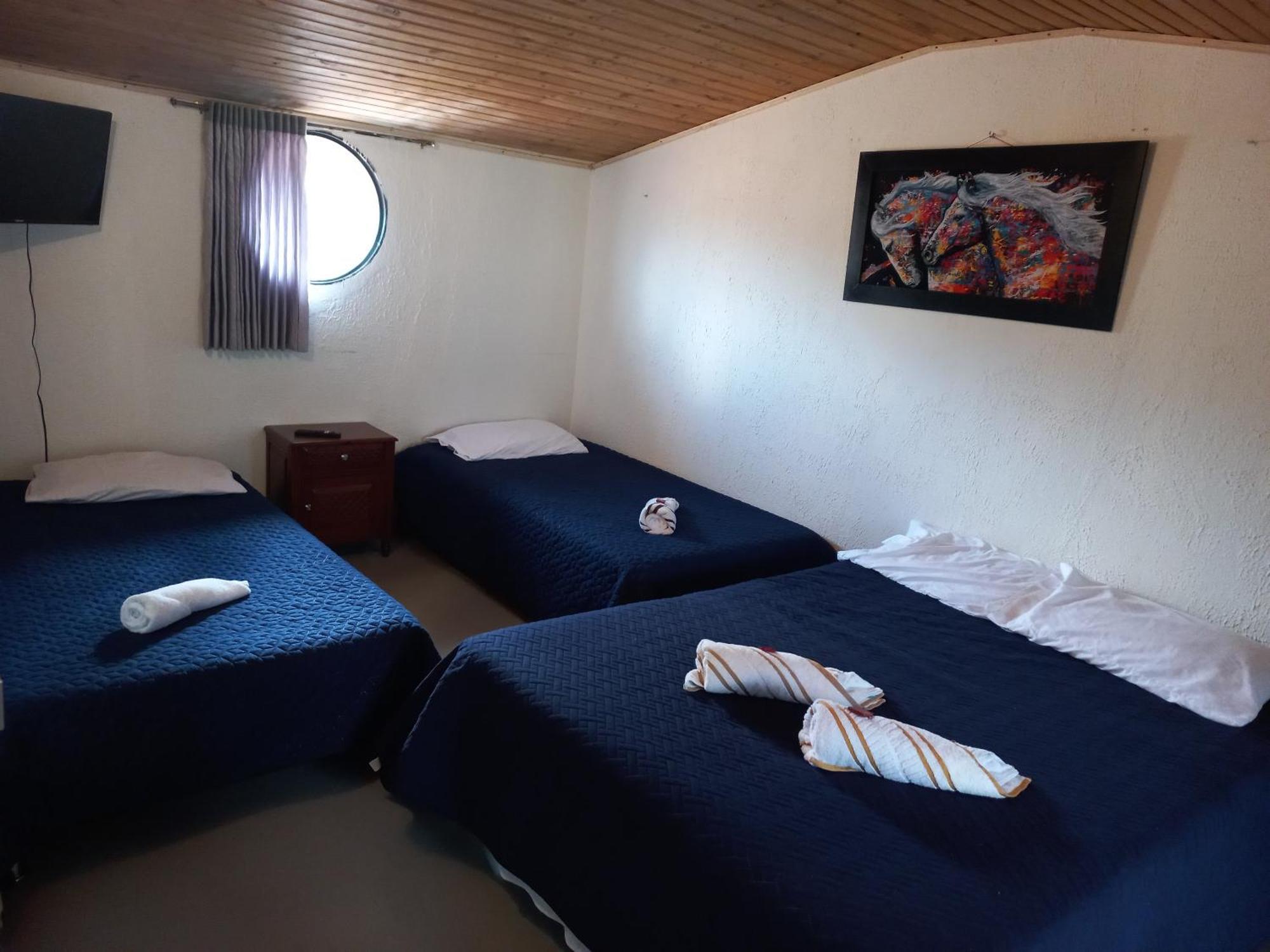 Hospedaje Y Camping Del Rio Монги Экстерьер фото